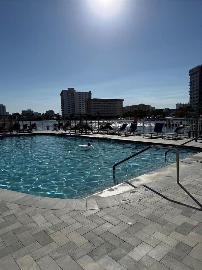 Building Photo - 1849 S Ocean Dr