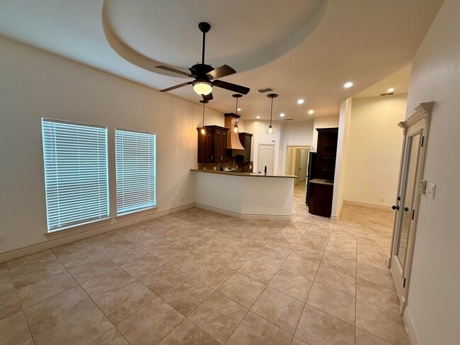 Building Photo - 10523 Bear Creek