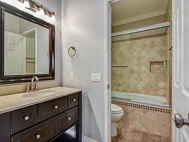 Building Photo - 10 Promontory Park