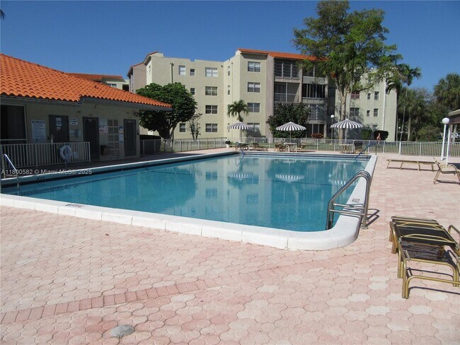 Building Photo - 1800 SW 81st Ave