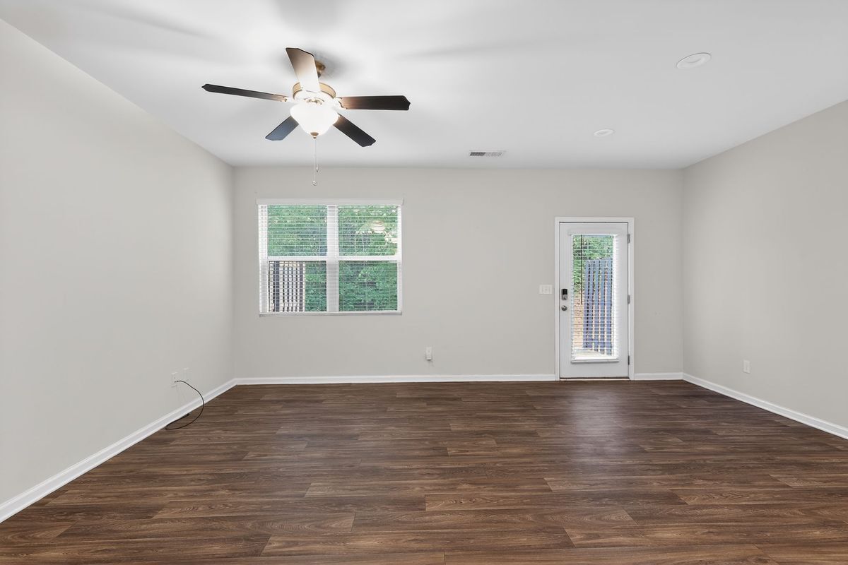 Building Photo - 3122 Meadowstone Ln SW