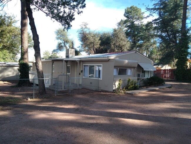 Building Photo - 3 Bed / 2 Bath Home + 1 bed / 1 bath Casita & work shop