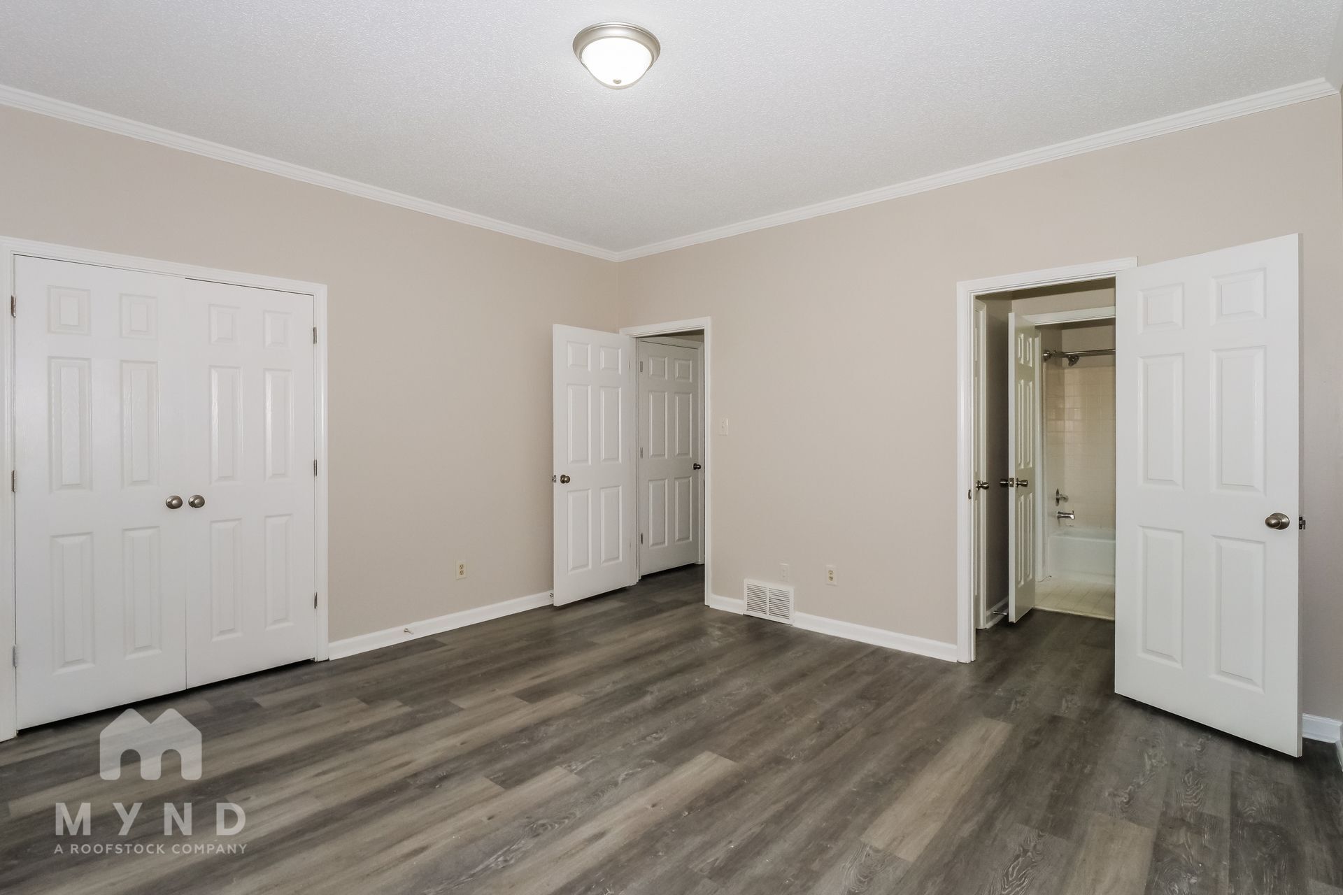 Building Photo - 1624 Wayside Cove