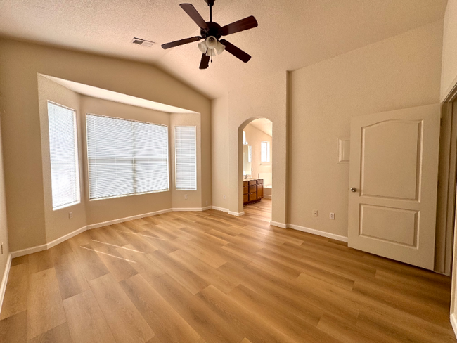 Building Photo - 1125 Toscana Dr SE