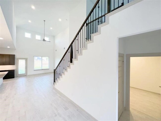 Building Photo - 28310 Hazel Trl