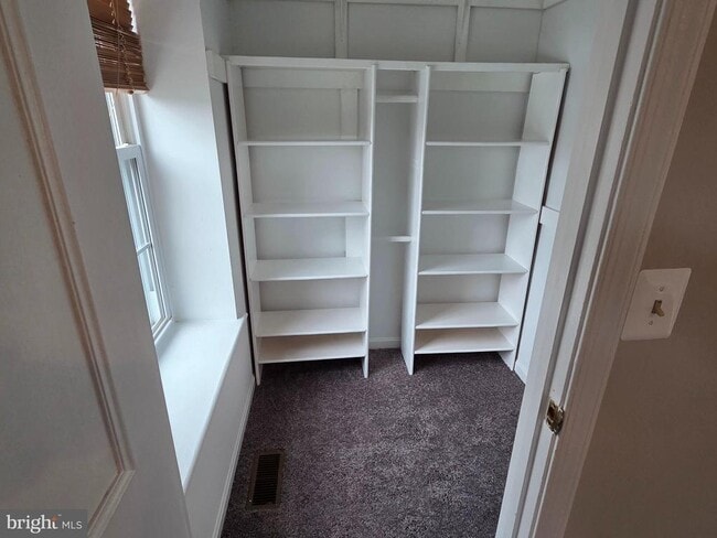 Building Photo - 10442 Storch Turn