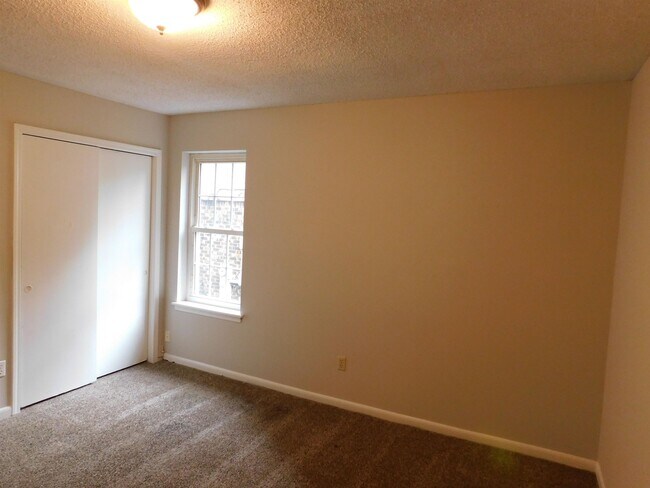 Building Photo - 5293 Cedar Bluff Dr