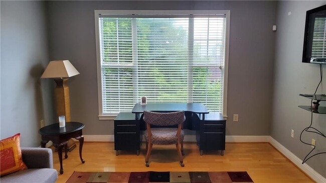 Building Photo - 1307 Stratford Commons