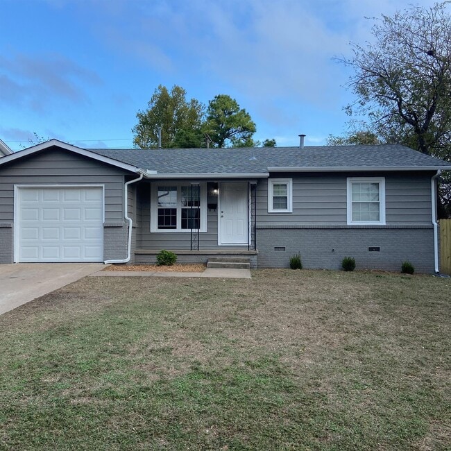 Building Photo - 6149 E 20th St