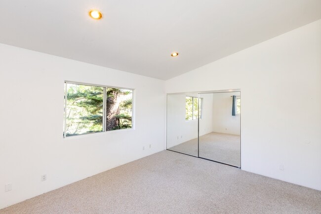 Building Photo - 2924 Arriba Way