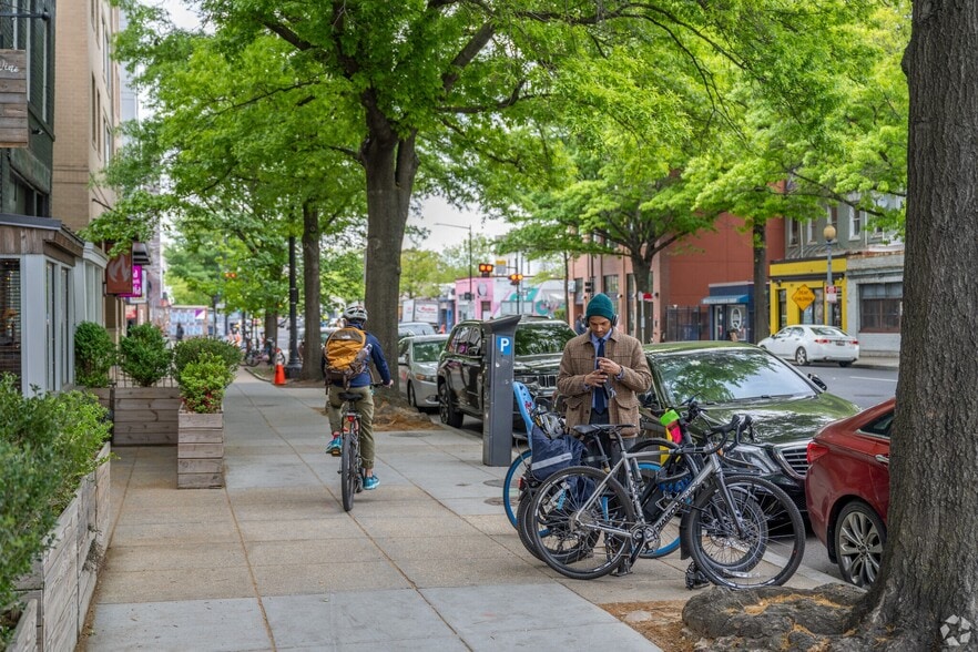 Georgia Ave - 3532 Park Pl NW