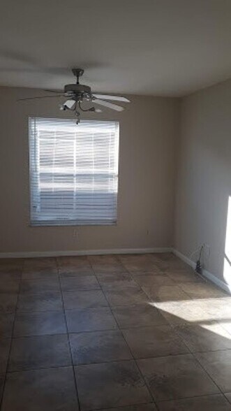 Building Photo - 233 SE Van Loon Terrace