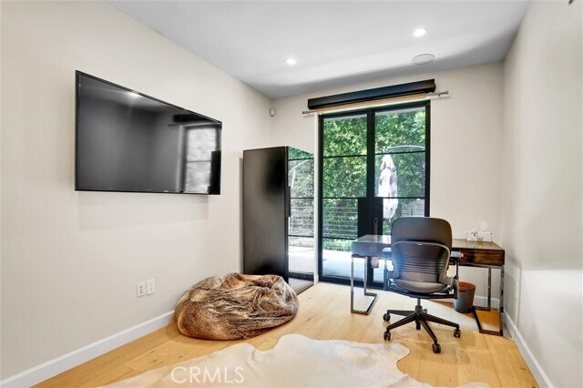 Building Photo - 618 6th Ave