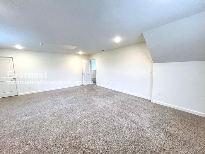 Building Photo - 787 Coopers Way