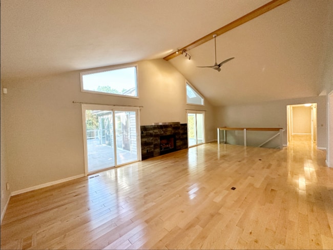 Building Photo - 1114 S Charlemagne Dr