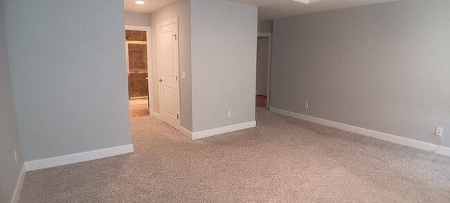 Building Photo - Heron's Landing 4 BD/ 3BTH Available May 14th