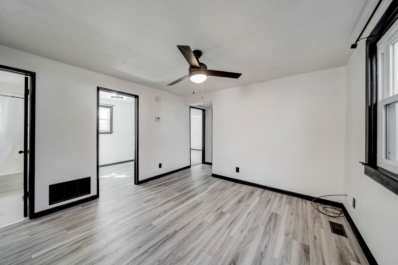 Building Photo - 4808 Hillside St