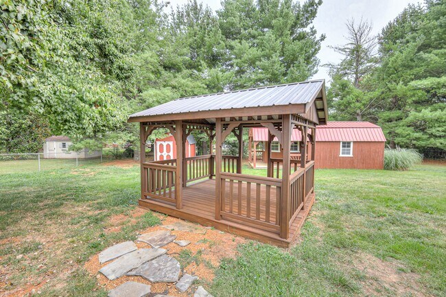 Building Photo - 673 Rampart Ln