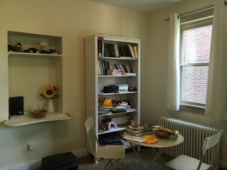 Building Photo - 5459 Fair Oaks St