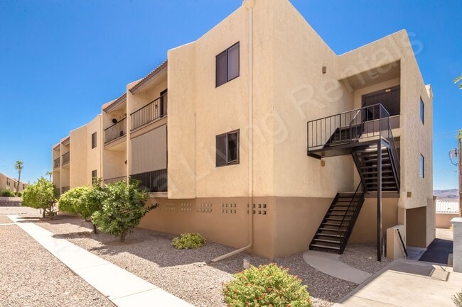 Building Photo - CENTRALLY LOCATED 1 BEDROOM CONDO