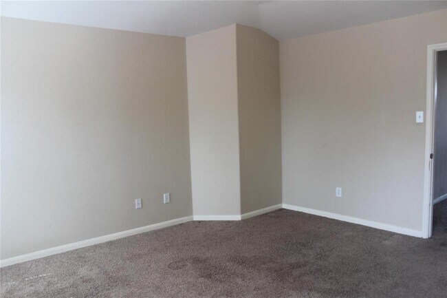 Building Photo - 8307 Cove Timbers Ln
