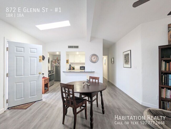 Building Photo - 872 E Glenn St