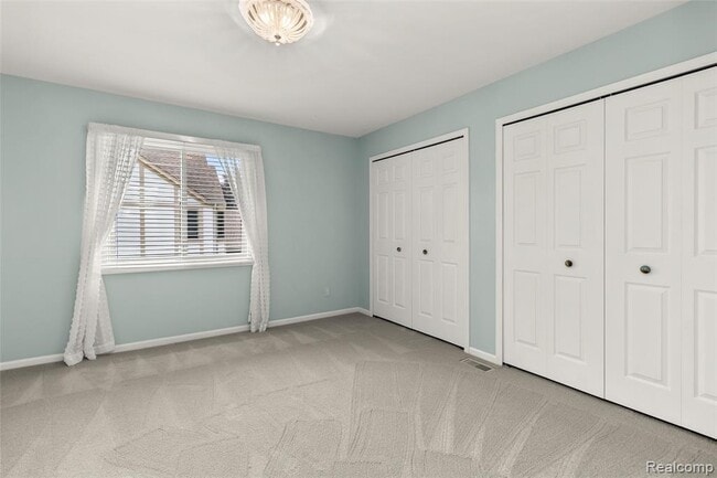 Building Photo - 5648 Whitfield Dr