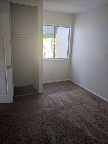 Building Photo - 1811 E Grand Ave