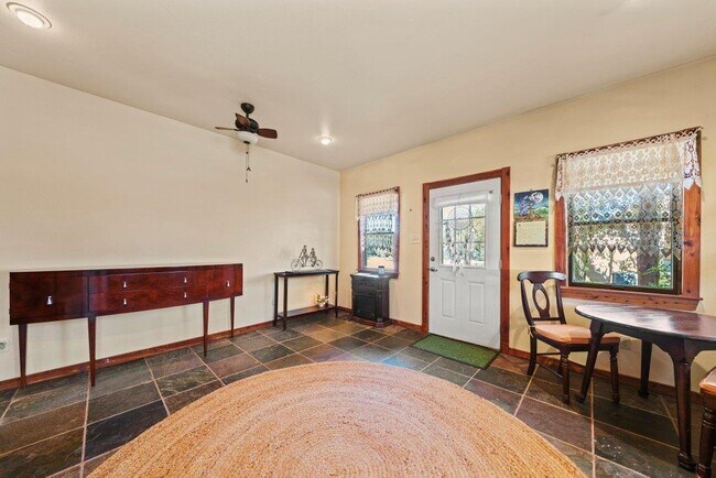 Building Photo - 309 Ridge Oak Dr