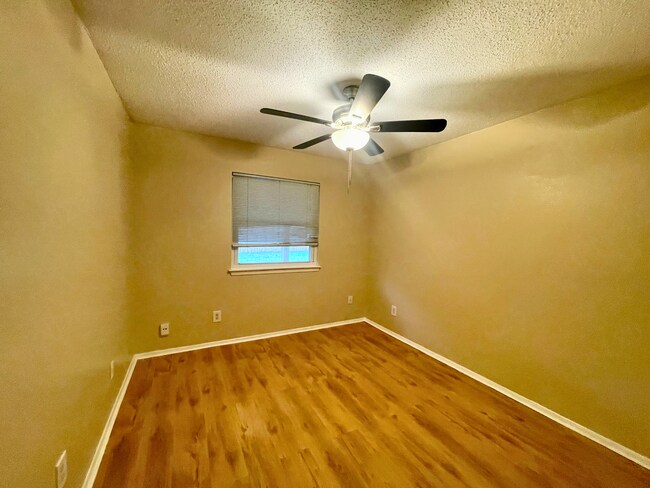 Building Photo - Beautiful 3 Bedroom Home with Covered Patio in Ridge Creek