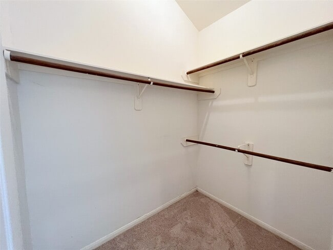 Building Photo - 4723 Silverlake Dr