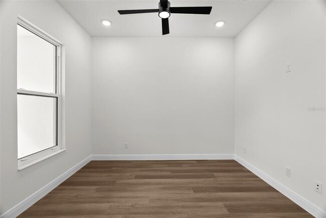 Building Photo - 4009 W Euclid Ave