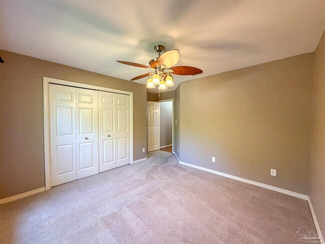 Building Photo - 3977 High Bridge Dr