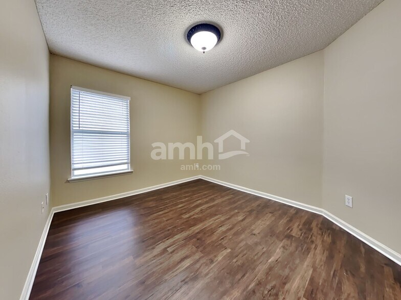 Building Photo - 2878 Spoonbill Trl