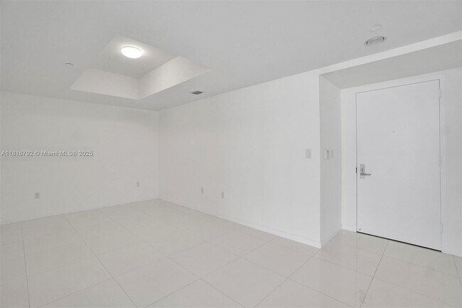 Building Photo - 465 Brickell Ave