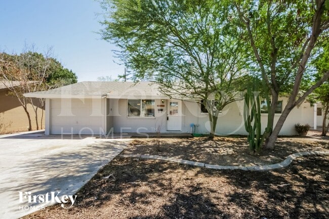 Building Photo - 1707 S Hardy Dr