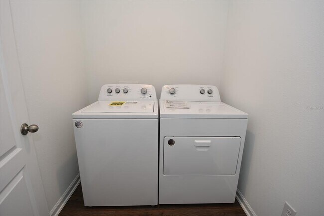 Building Photo - 9 Springwood Dr