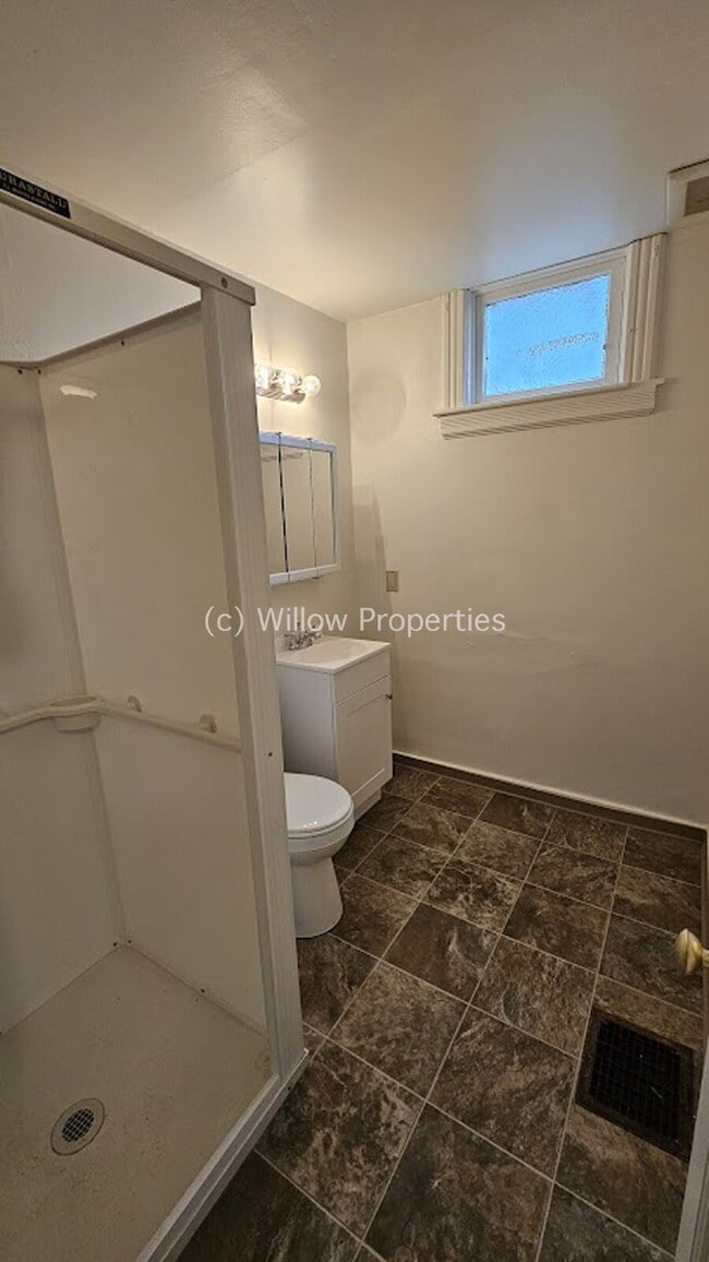 Building Photo - Charming One Bedroom in North Tacoma