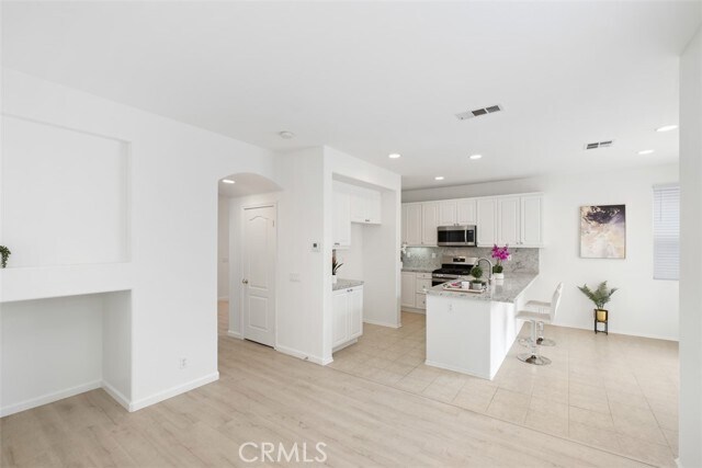 Building Photo - 201 Kensington