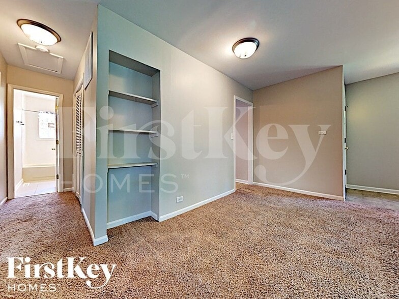 Building Photo - 254 E Wayne Pl