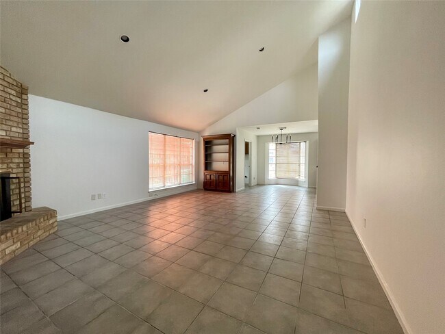 Building Photo - 21327 Park Tree Ln