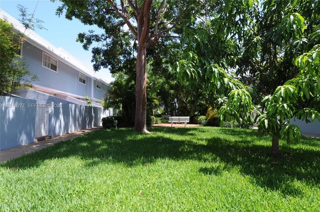 Building Photo - 798 Crandon Blvd
