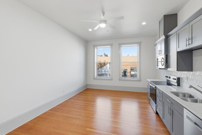 Building Photo - WINTER SPECIAL - NEWLY RENOVATED DOWNTOWN SALEM STUDIO