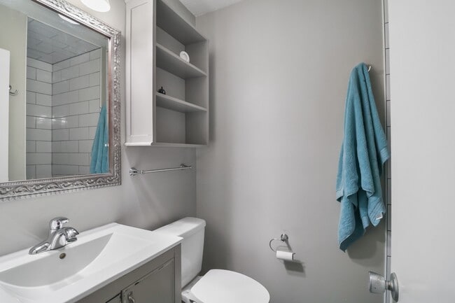 Building Photo - 1802 Warren Dr