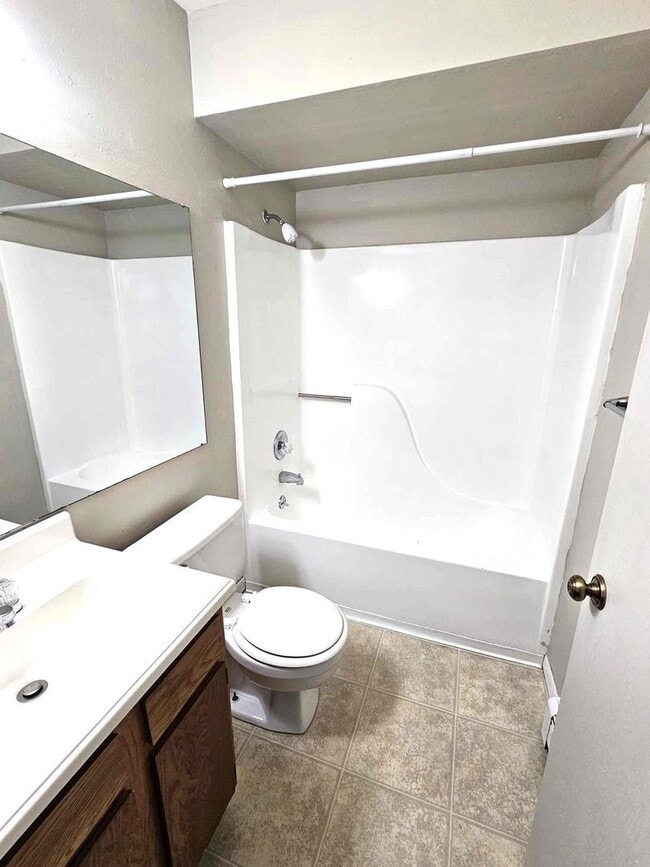 Building Photo - 3924 Kenowa Ave