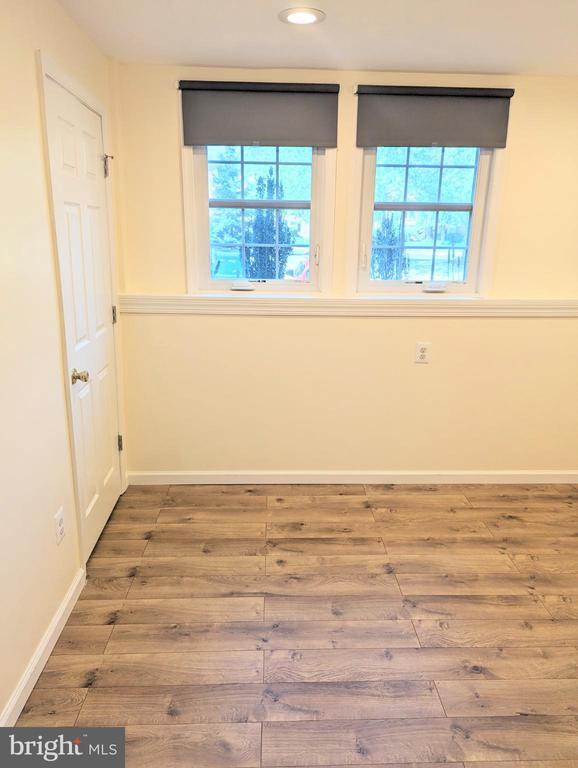 Building Photo - 46582 Broadspear Terrace