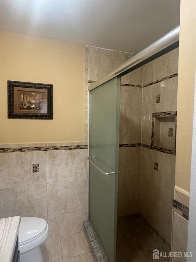 Building Photo - 8 Begonia Ct