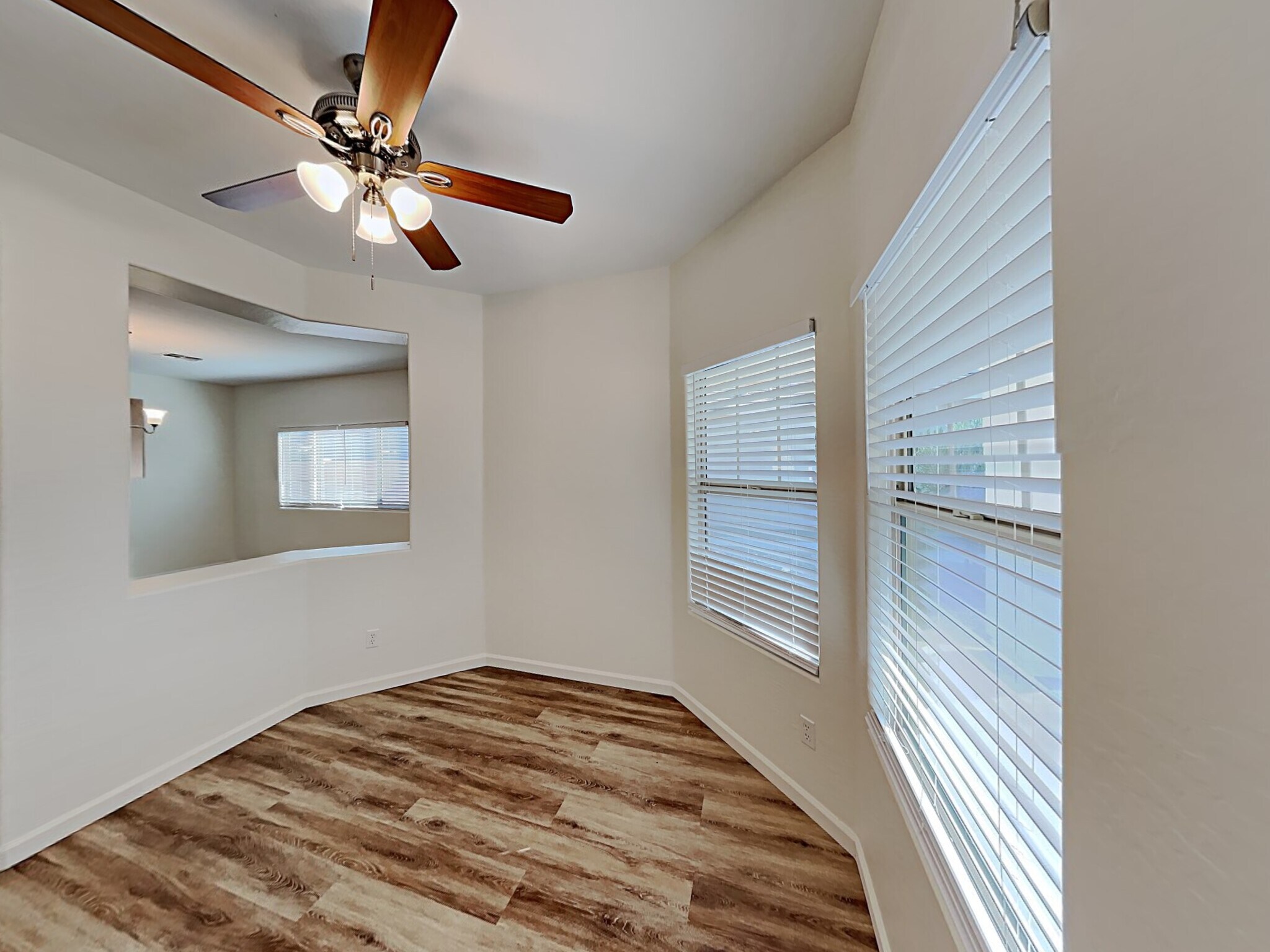 Building Photo - 868 Basswood Ave