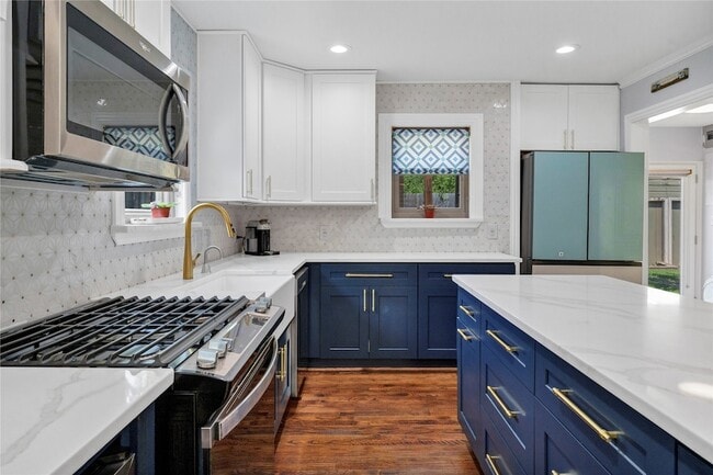 Building Photo - 3816 Collinwood Ave