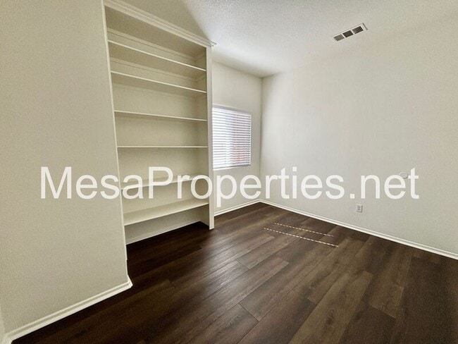 Building Photo - 14350 Jackrabbit Ln